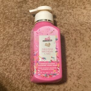 Bath & Body Works Milk Bar Birthday Cake Foaming Hand Soap - Pink